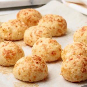 Pancitos de queso congelados listos para hornear x docena